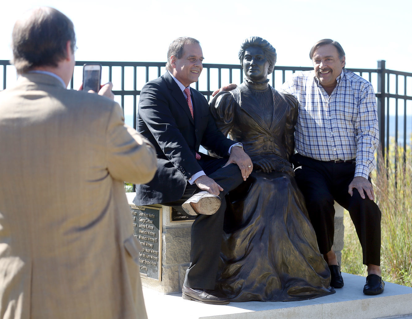Hixon Statue Dedication 1